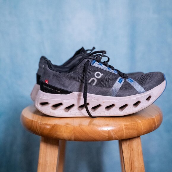 ON Women's Cloudclipse Running Shoes Size 8 - Picture 5 of 8